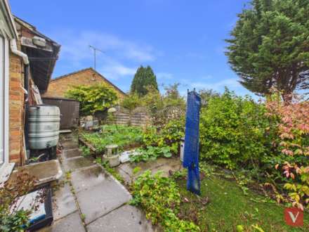 Heather Mead, Dunstable, Image 12