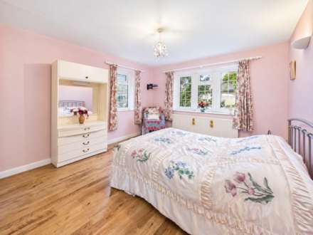 Heather Mead, Dunstable, Image 8