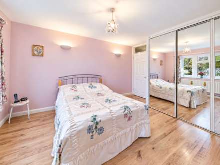 Heather Mead, Dunstable, Image 9