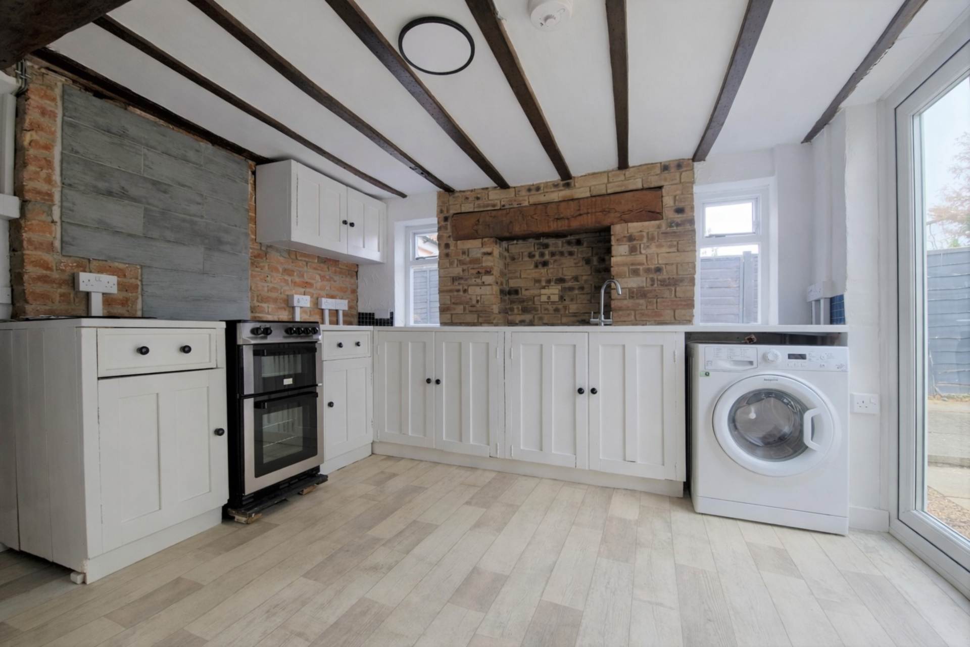 Compton Avenue, Luton, Image 5