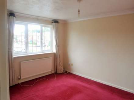 Chaffinch Close, Durrington, Image 12