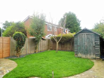 Chaffinch Close, Durrington, Image 2