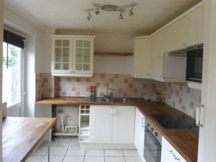 Chaffinch Close, Durrington, Image 4