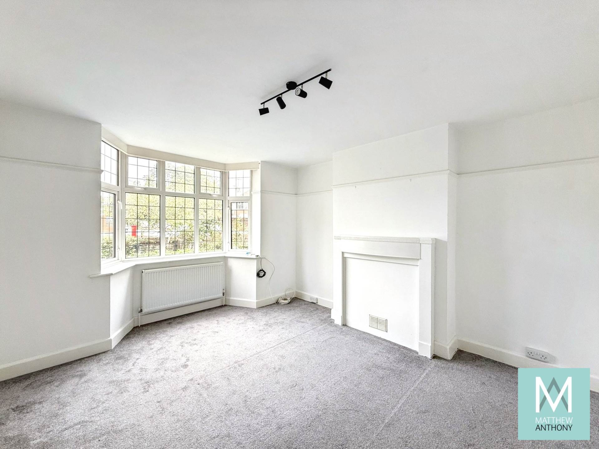Broomfield Avenue, Worthing, Image 2