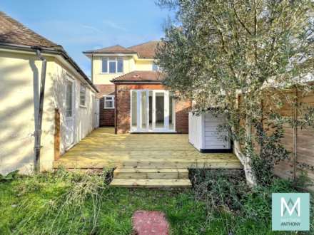 Broomfield Avenue, Worthing, Image 13