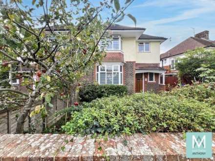 Broomfield Avenue, Worthing, Image 14