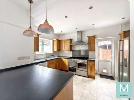 Broomfield Avenue, Worthing, Image 3