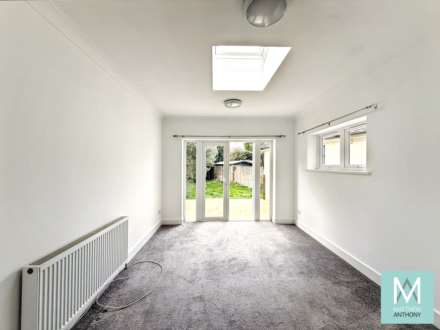Broomfield Avenue, Worthing, Image 5