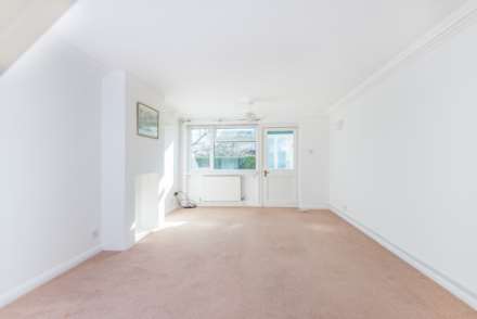 Montreal Way, Worthing, Image 4