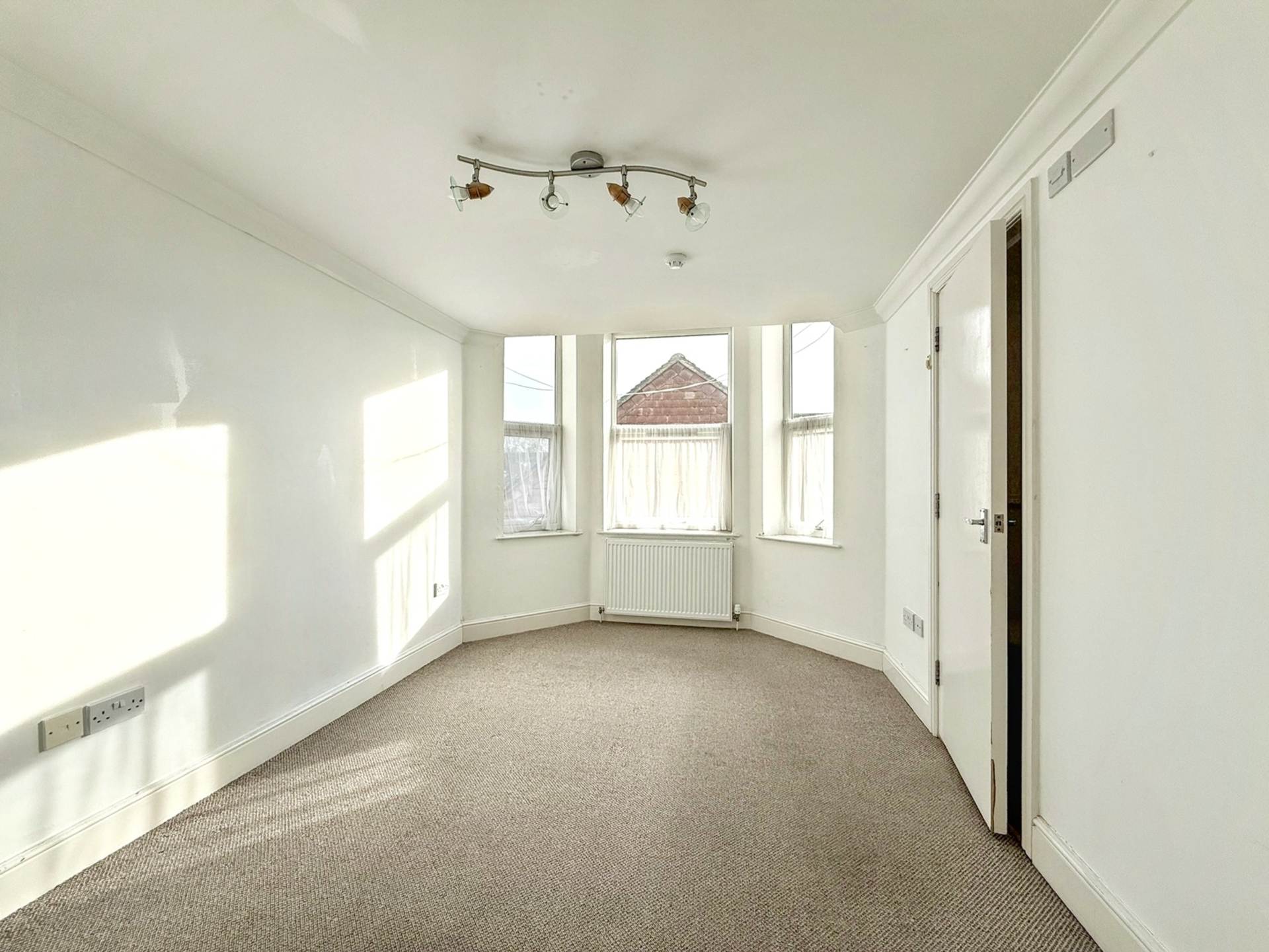 Traslyn Court, 15a Selden Road, Image 4