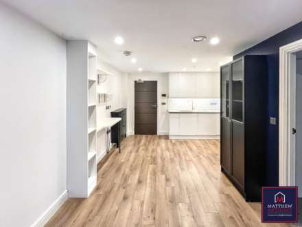 Worthing House, 2-6 South Street, Image 2