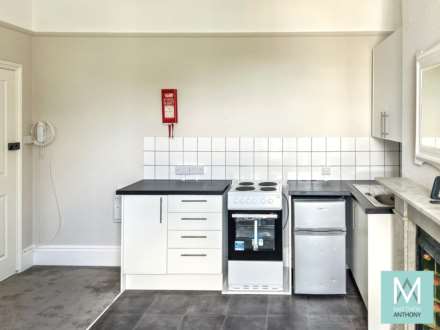 Brighton Road, Worthing, Image 7