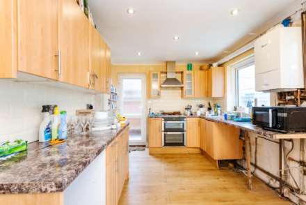 Rogate Road, Worthing, Image 4