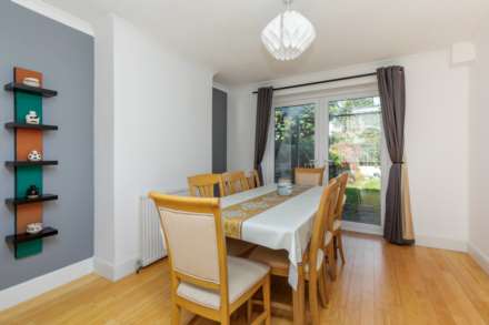 Stone Close, Worthing, Image 4