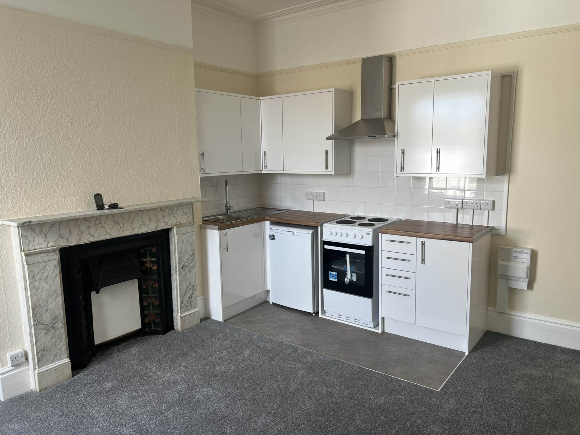 Brighton Road, Worthing, Image 10