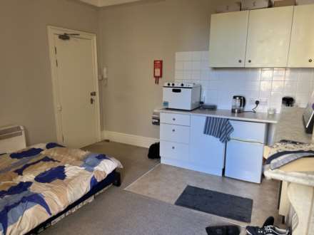 Brighton Road, Worthing, Image 8