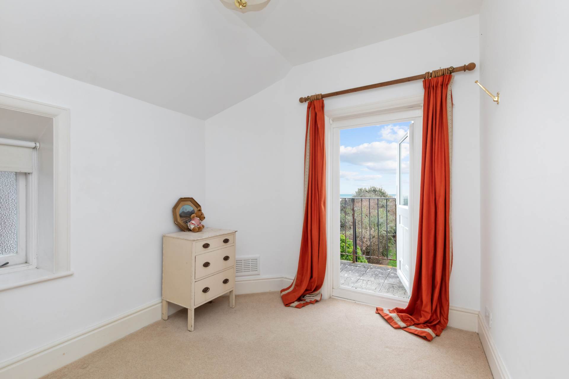 Beech Cottage, 2 West Parade, Image 11