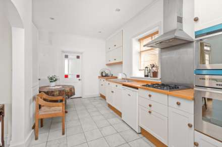 Beech Cottage, 2 West Parade, Image 5