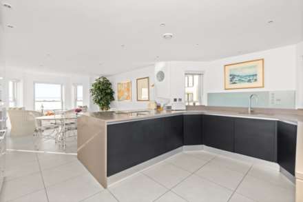The Eardley, Marine Parade, Image 7