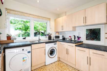 Ivydore Avenue, Worthing, Image 5
