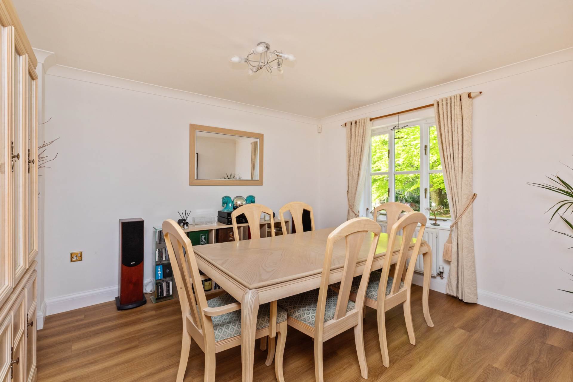Swandean Close, Worthing, Image 3