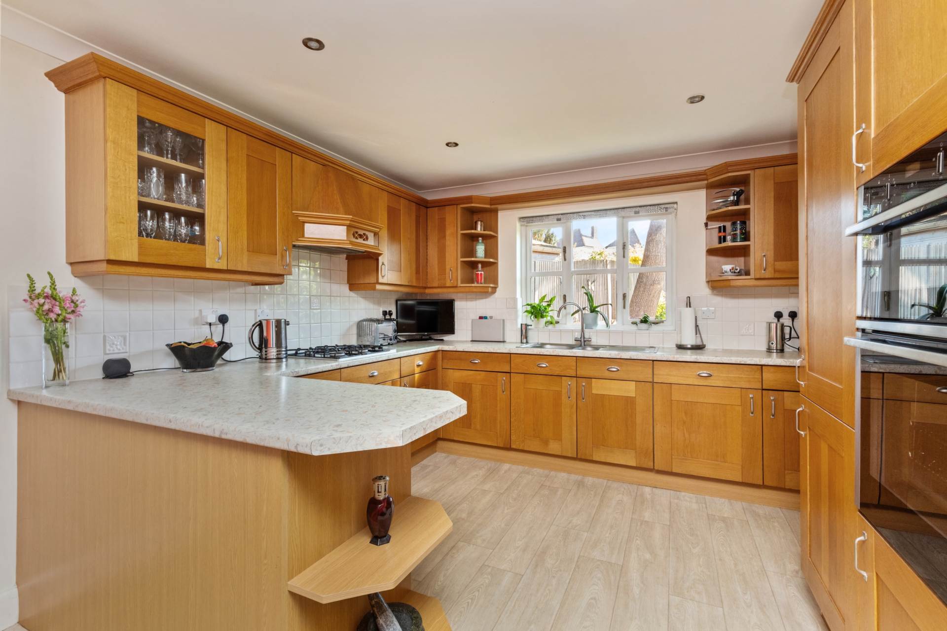 Swandean Close, Worthing, Image 5