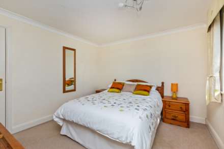Swandean Close, Worthing, Image 10