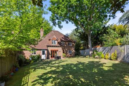 Swandean Close, Worthing, Image 16