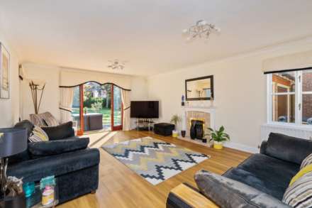 Swandean Close, Worthing, Image 2