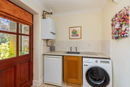 Swandean Close, Worthing, Image 6