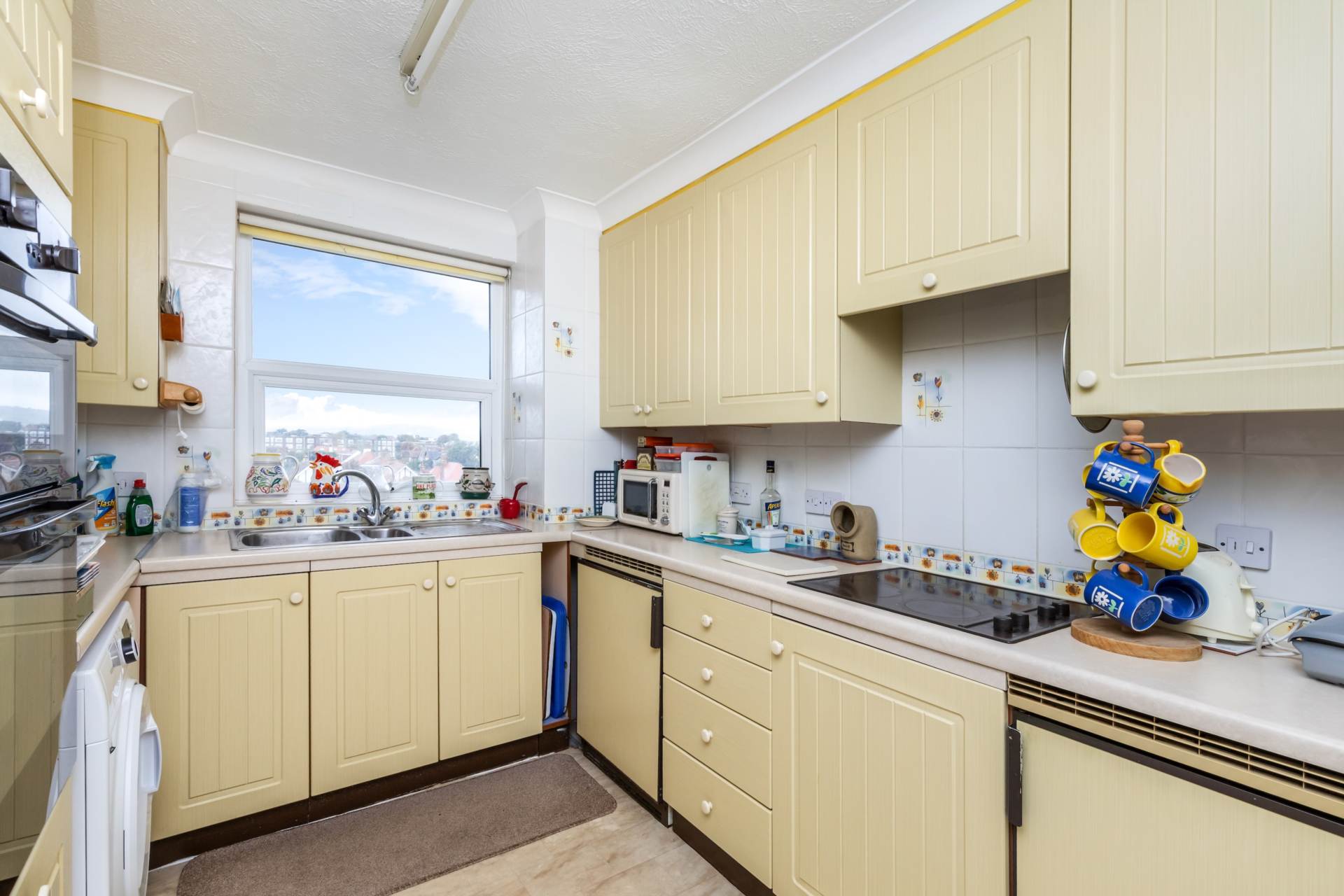 Regis Court, 22-24 West Parade, Image 3