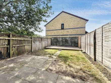 Orkney Court, Durrington, Image 9
