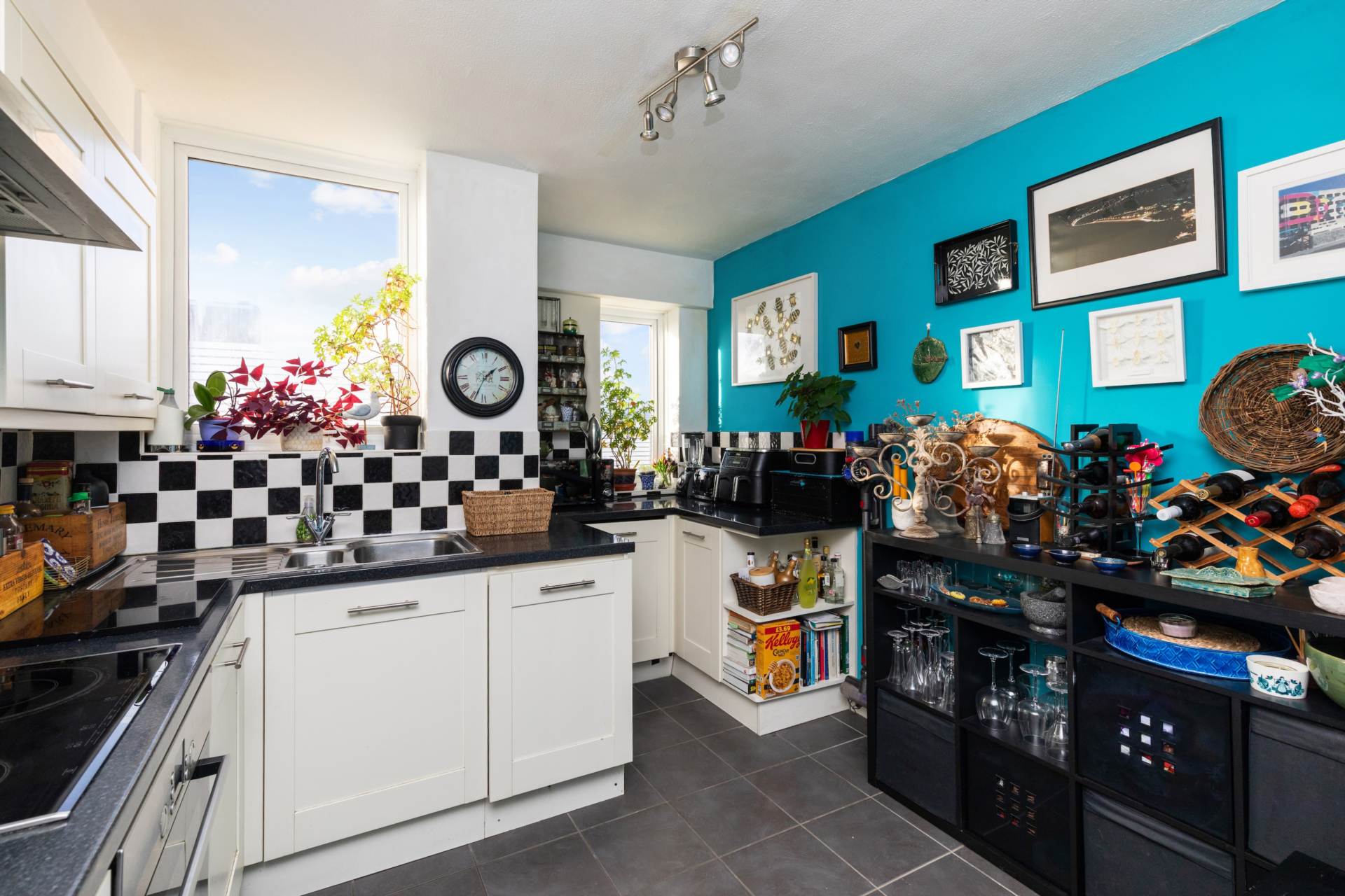 Manor Lea, Boundary Road, Image 5