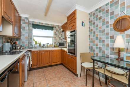 Regis Court, 22-24 West Parade, Image 3