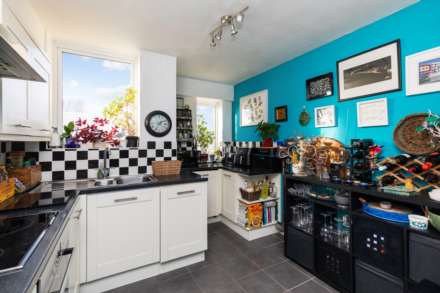 Manor Lea, Boundary Road, Image 5