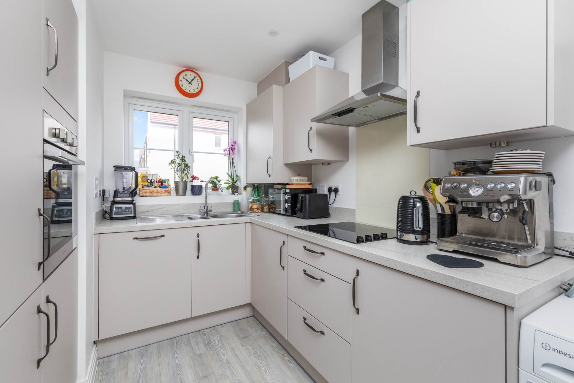 Gatekeepers Drive, Lancing, Image 4