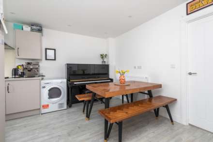 Gatekeepers Drive, Lancing, Image 5