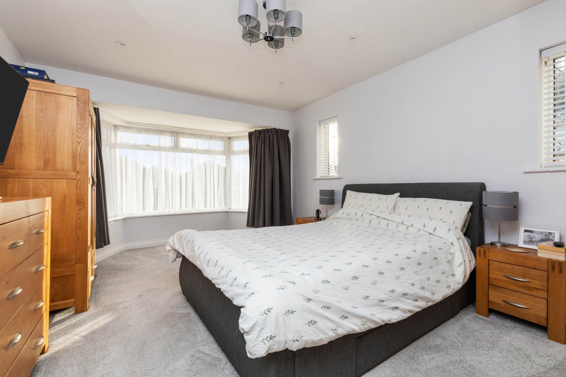 Crowborough Drive, Goring-By-Sea, Image 3