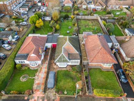 Crowborough Drive, Goring-By-Sea, Image 12