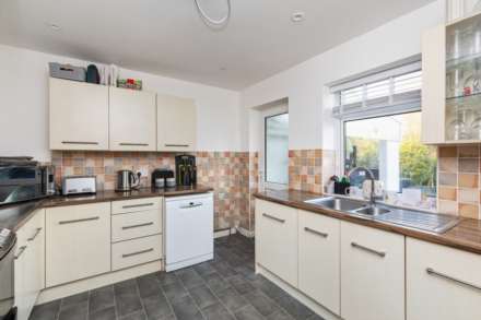 Crowborough Drive, Goring-By-Sea, Image 5