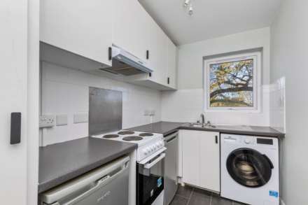 Manor Lea, Boundary Road, Image 5