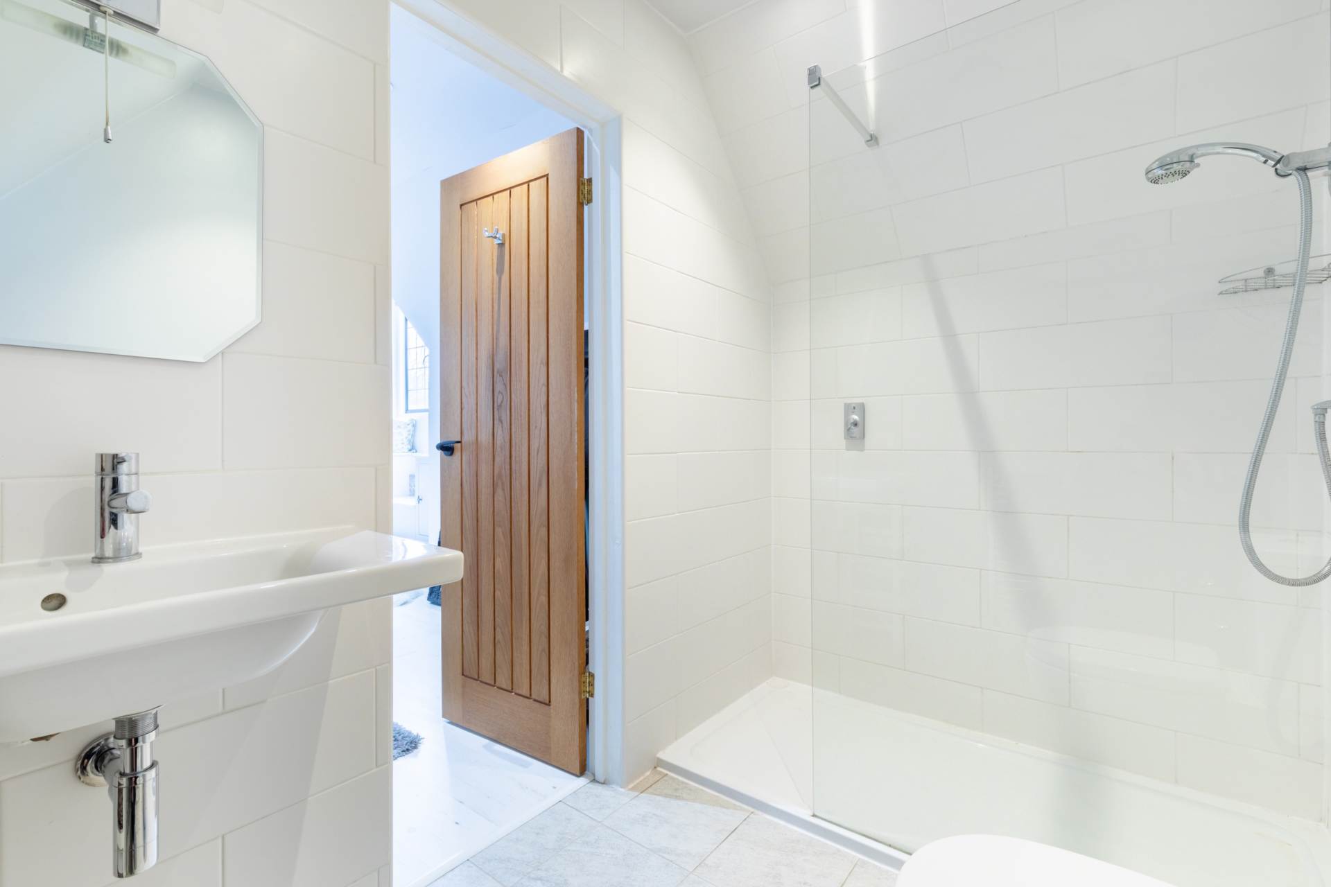 Grand Avenue, Worthing, Image 17