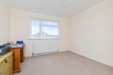 Twyford Close, Worthing, Image 7