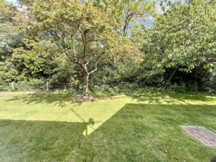 Chatsmore Crescent, Goring-By-Sea, Image 13