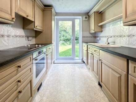 Chatsmore Crescent, Goring-By-Sea, Image 4