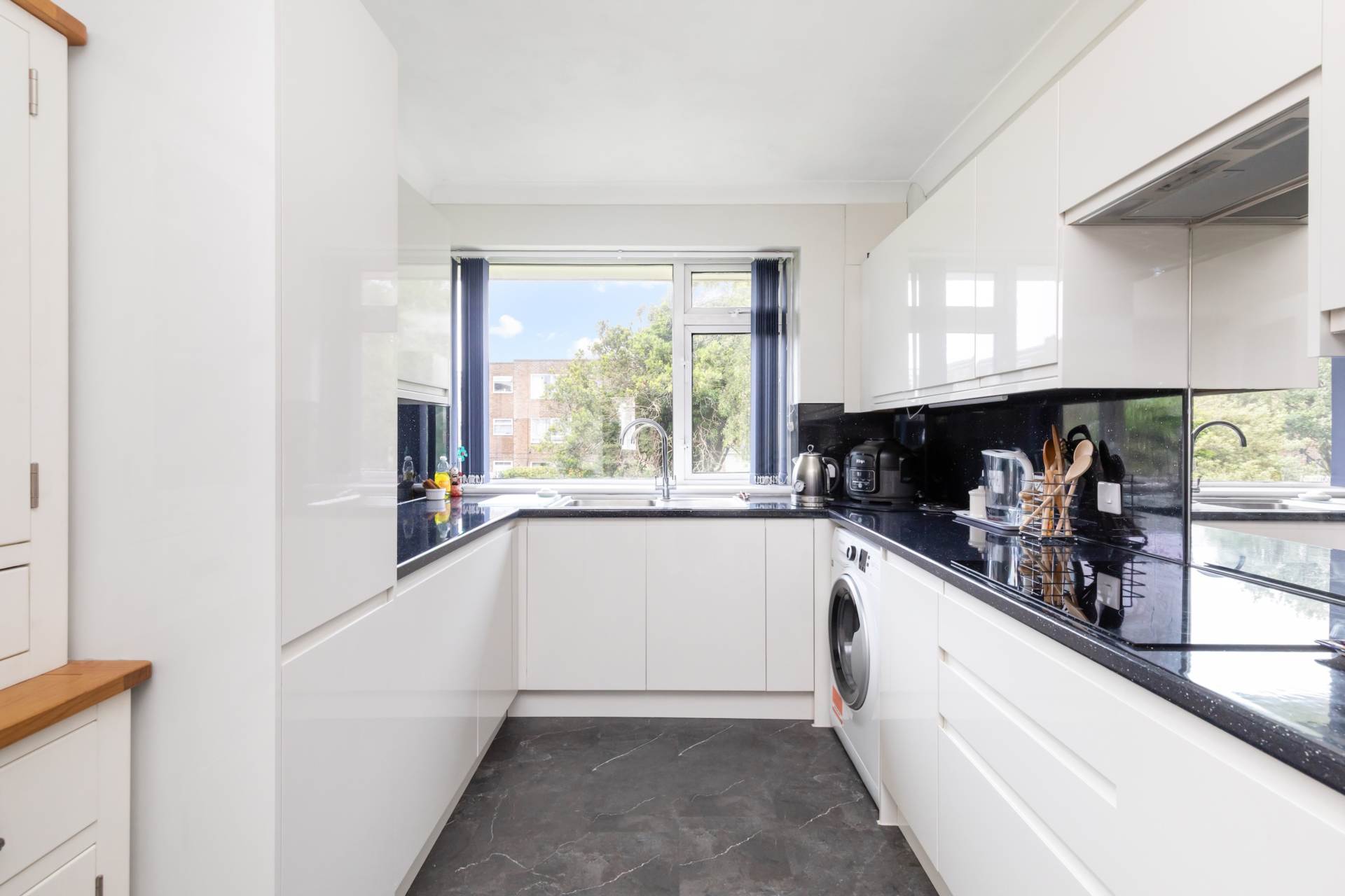 Beverley Court, Bath Road, Image 5