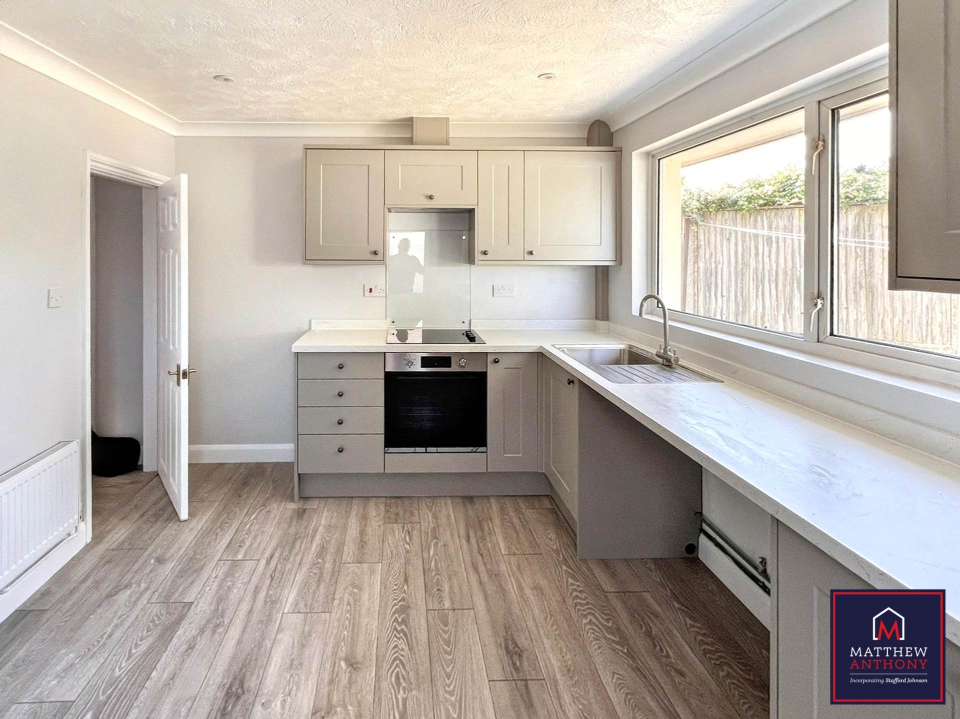 Manor Way, Lancing, Image 3