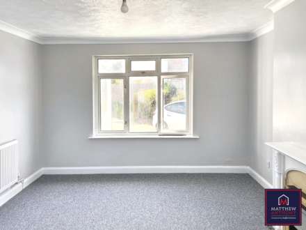 Manor Way, Lancing, Image 6