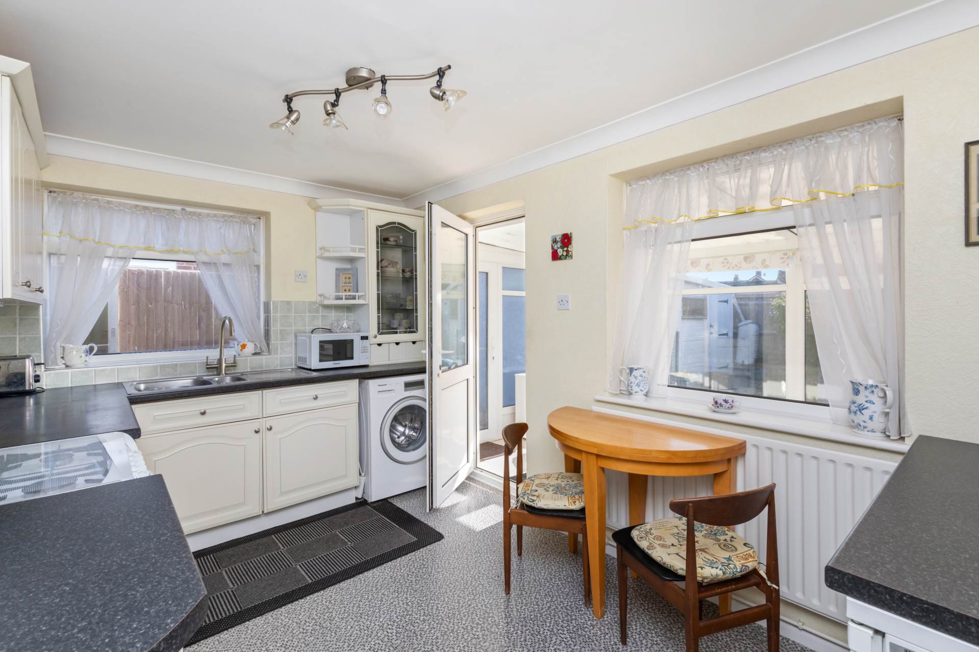 Ainsdale Close, Worthing, Image 3
