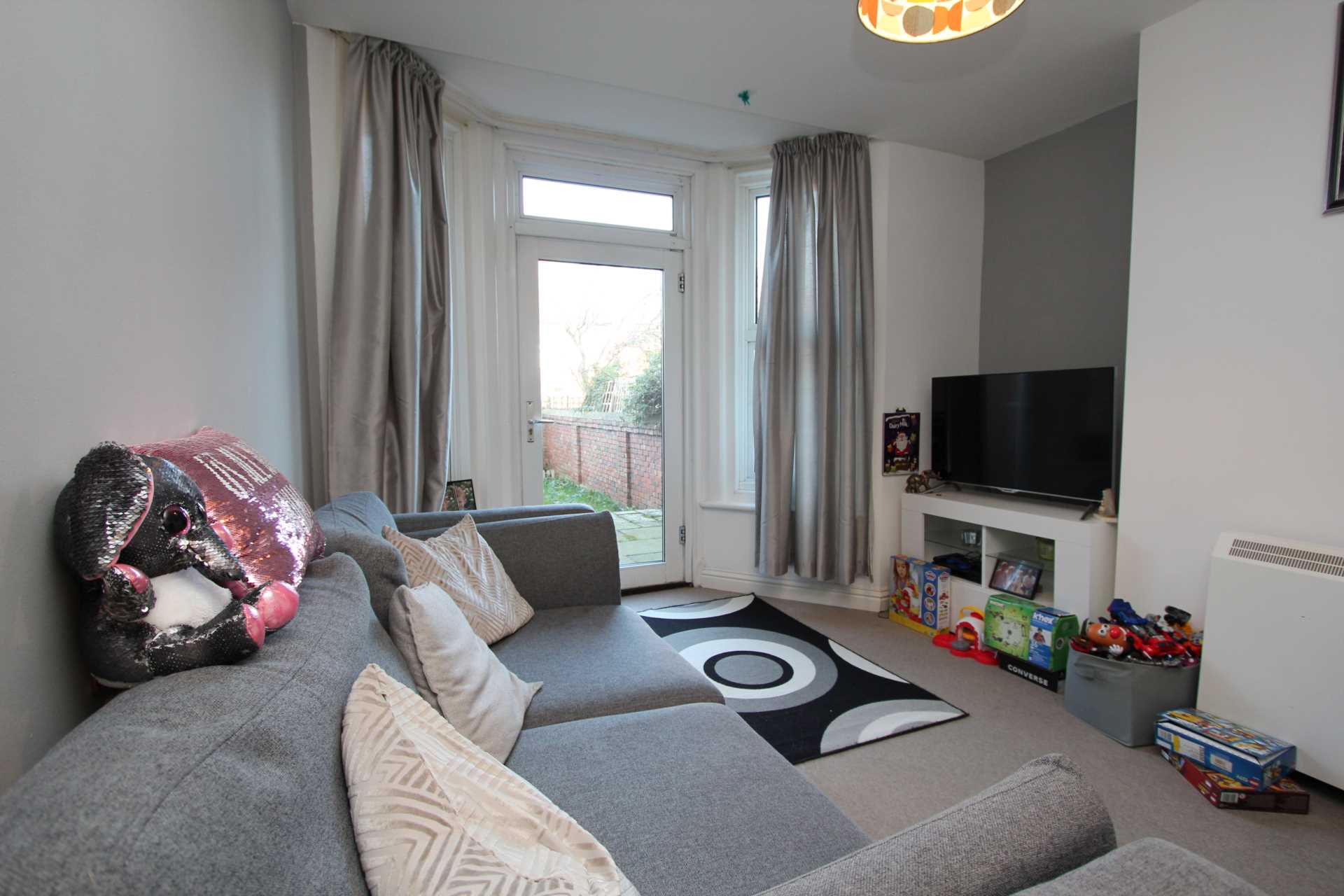 King Edward Avenue, Image 2